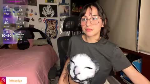 Lyanna online show from March 13, 1:23 am