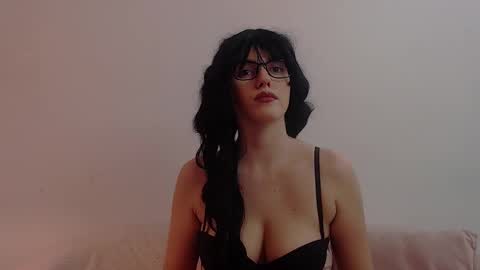 Snapshot of b3cky_ chatting on December 18, 9:25 am Rebecca online show from December 18, 9:25 am