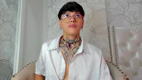 Snapshot of b3k_afrodict chatting on July 25, 3:59 am Anny online show from July 25, 3:59 am