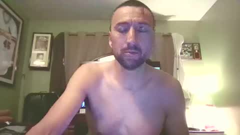 Snapshot of b_johnson530 chatting on December 1, 2:38 am b_johnson530 online show from December 1, 2:38 am