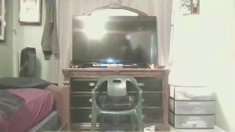 Snapshot of b_johnson530 chatting on December 4, 1:48 am b_johnson530 online show from December 4, 1:48 am