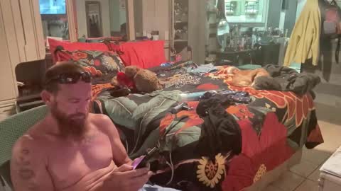 Snapshot of b_ready772 chatting on June 4, 6:03 pm b_ready772 online show from June 4, 6:03 pm