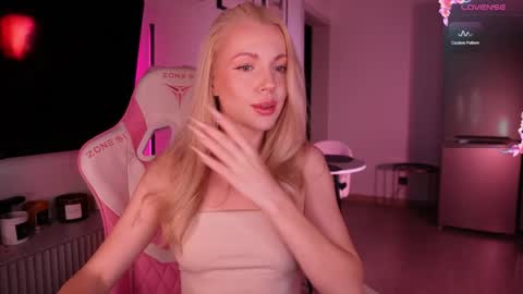 Snapshot of baaby_bon chatting on September 29, 1:05 pm Bonnie online show from September 29, 1:05 pm