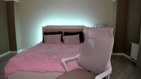 Monica online show from October 10, 12:53 am