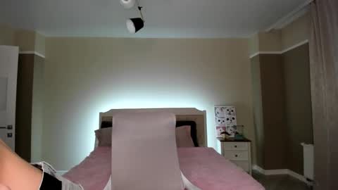 Monica online show from October 22, 1:39 am