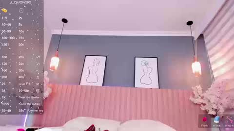 Snapshot of babe_sophiee chatting on September 26, 10:36 pm babe_sophiee online show from September 26, 10:36 pm