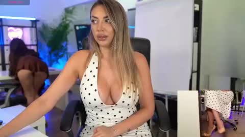 Olivia and Lexi online show from June 13, 5:16 am