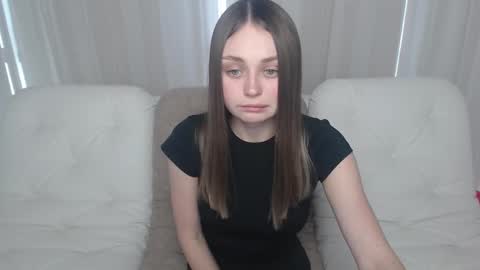 Snapshot of baby_emmaa chatting on February 22, 1:35 pm Baby emmaa online show from February 22, 1:35 pm