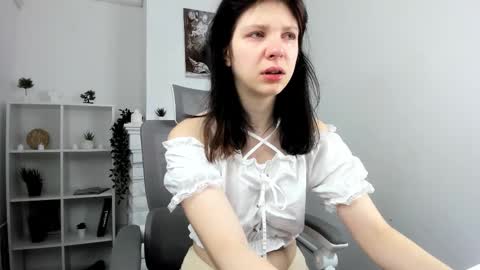 Snapshot of baby_evalena chatting on September 26, 5:11 am Evalena maybe just Eva online show from September 26, 5:11 am