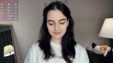 Emily online show from December 17, 7:03 am