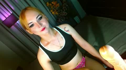 Snapshot of baby_kira1988 chatting on December 29, 12:55 pm Your Baby Kira online show from December 29, 12:55 pm