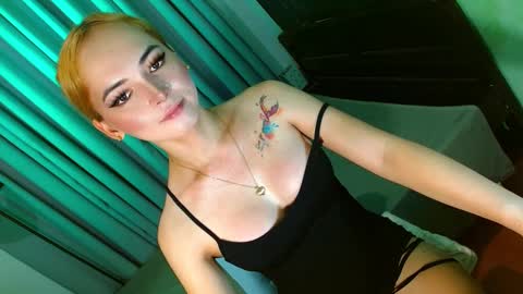 Snapshot of baby_kira1988 chatting on February 23, 9:55 am Your Baby Kira online show from February 23, 9:55 am