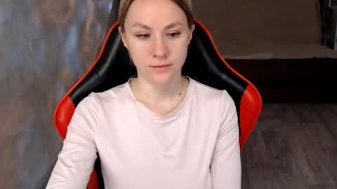 baby_kitte online show from February 18, 3:24 am