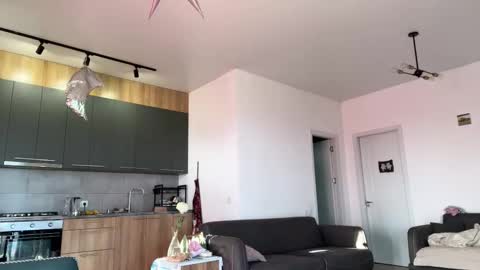 mei online show from October 23, 4:34 am