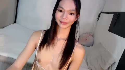 MIKAY HADID online show from June 12, 9:03 pm