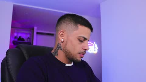 baby_rausch online show from December 4, 6:33 am