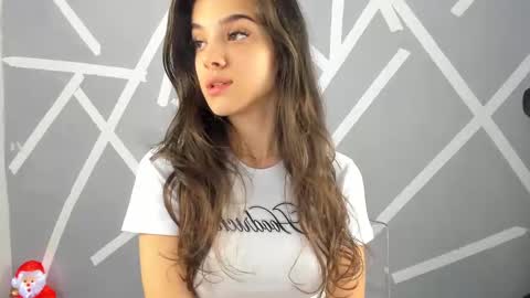 Snapshot of babyaylin chatting on December 3, 5:42 am Aylin online show from December 3, 5:42 am