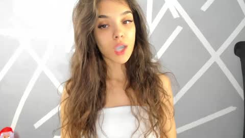 Snapshot of babyaylin chatting on December 12, 5:42 am Aylin online show from December 12, 5:42 am