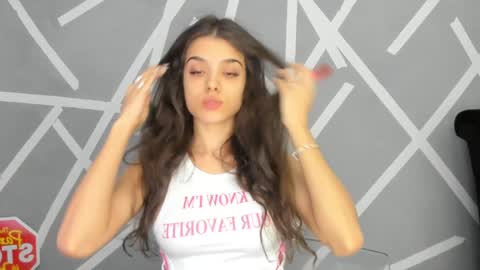 Snapshot of babyaylin chatting on January 9, 5:23 am Aylin online show from January 9, 5:23 am