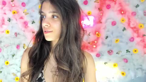 Snapshot of babyaylin chatting on January 14, 8:20 am Aylin online show from January 14, 8:20 am