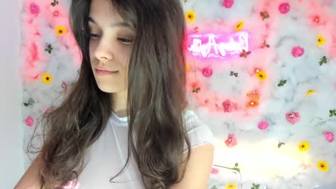 Snapshot of babyaylin chatting on January 21, 8:41 am Aylin online show from January 21, 8:41 am