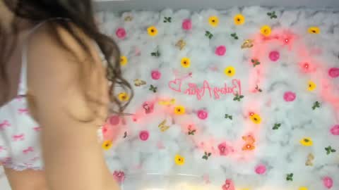 Snapshot of babyaylin chatting on January 31, 10:31 am Aylin online show from January 31, 10:31 am