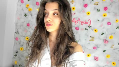 Snapshot of babyaylin chatting on February 26, 4:36 am Aylin online show from February 26, 4:36 am