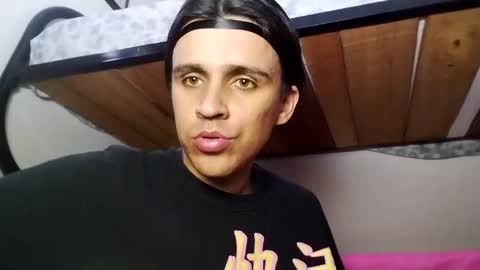 Snapshot of babydarkpink chatting on November 3, 8:43 pm Dani online show from November 3, 8:43 pm