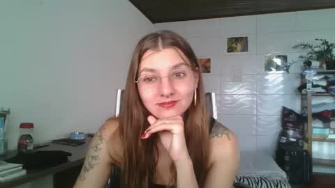 Snapshot of babydemon6 chatting on April 30, 7:53 pm babydemon6 online show from April 30, 7:53 pm