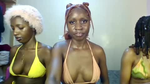 Snapshot of babydoll_230 chatting on June 22, 4:09 am Babydoll 230 online show from June 22, 4:09 am