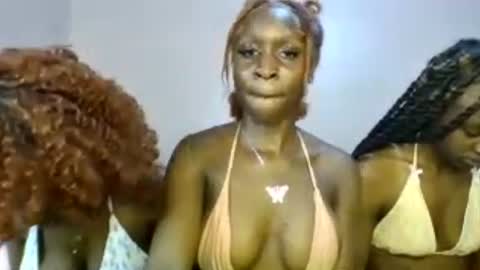 Snapshot of babydoll_230 chatting on July 6, 7:38 am Babydoll 230 online show from July 6, 7:38 am