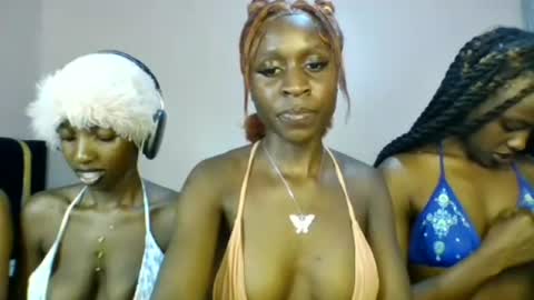 Snapshot of babydoll_230 chatting on July 6, 3:14 pm Babydoll 230 online show from July 6, 3:14 pm