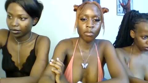 Snapshot of babydoll_230 chatting on July 24, 6:22 am Babydoll 230 online show from July 24, 6:22 am