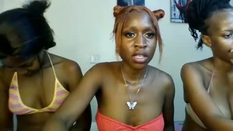 Snapshot of babydoll_230 chatting on July 31, 6:46 am Babydoll 230 online show from July 31, 6:46 am