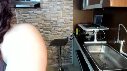 follow me online show from March 12, 9:32 pm