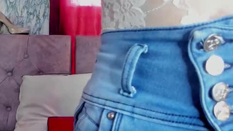 Snapshot of babylissie chatting on December 1, 1:49 pm babylissie online show from December 1, 1:49 pm