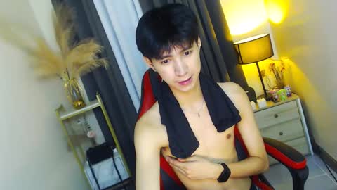 Snapshot of babymasterbater chatting on October 22, 3:23 pm call me james online show from October 22, 3:23 pm