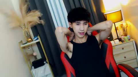 Snapshot of babymasterbater chatting on October 29, 12:07 pm call me james online show from October 29, 12:07 pm