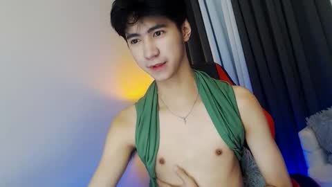 Snapshot of babymasterbater chatting on December 13, 9:42 pm call me james online show from December 13, 9:42 pm