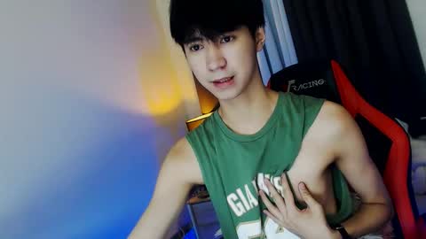 Snapshot of babymasterbater chatting on December 18, 8:59 pm call me james online show from December 18, 8:59 pm