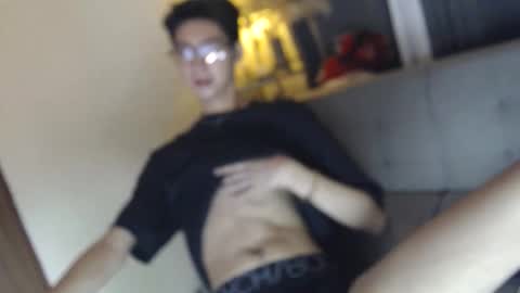 Snapshot of babymasterbater chatting on March 5, 1:40 pm call me james online show from March 5, 1:40 pm