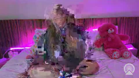 Snapshot of babymilie chatting on December 20, 9:38 am My name is Amelia but for you Melie online show from December 20, 9:38 am