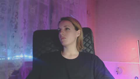 Snapshot of babymuro4ka chatting on February 6, 3:48 am Sonya online show from February 6, 3:48 am