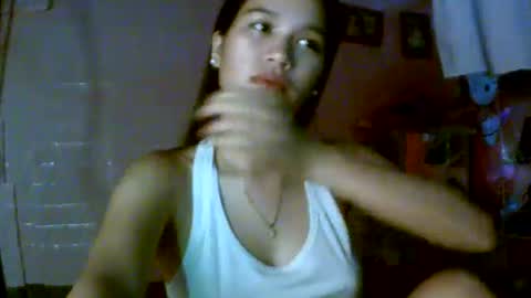 Snapshot of babypinaygirl chatting on June 16, 7:33 am babypinaygirl online show from June 16, 7:33 am