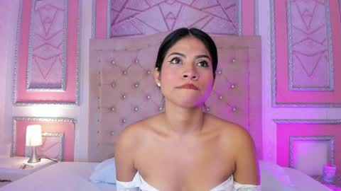 laura online show from April 7, 3:40 am