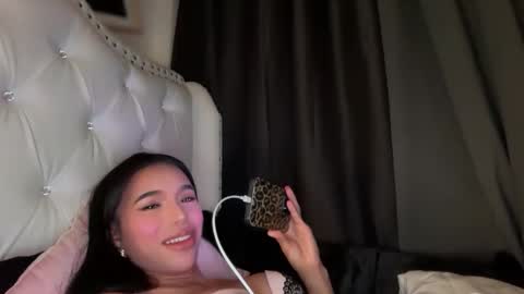 Snapshot of babysabrinaxx chatting on November 12, 2:28 pm babysabrinaxx online show from November 12, 2:28 pm