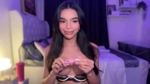 Snapshot of babysabrinaxx chatting on November 19, 4:01 am babysabrinaxx online show from November 19, 4:01 am