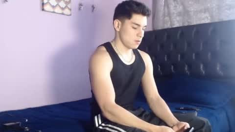 Snapshot of babytwunkz chatting on September 28, 5:18 pm Hey Im Zayn good to see u here online show from September 28, 5:18 pm