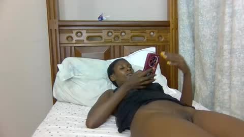 Snapshot of babytylerr chatting on October 28, 2:26 am babytylerr online show from October 28, 2:26 am