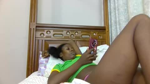 Snapshot of babytylerr chatting on November 12, 7:31 am babytylerr online show from November 12, 7:31 am